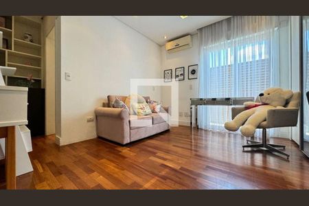 Casa à venda com 4 quartos, 590m² em Vila Bertioga, São Paulo