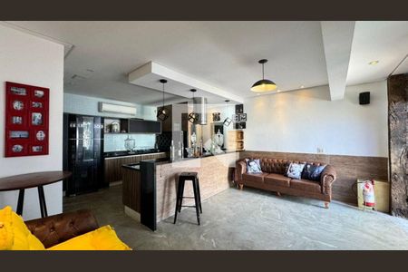 Casa à venda com 4 quartos, 590m² em Vila Bertioga, São Paulo