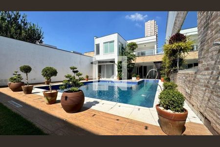 Casa à venda com 4 quartos, 590m² em Água Rasa, São Paulo