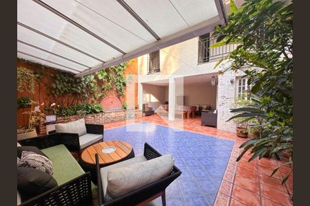 Casa à venda com 2 quartos, 180m² em Brooklin, São Paulo