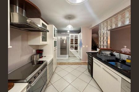 Casa à venda com 2 quartos, 180m² em Brooklin, São Paulo