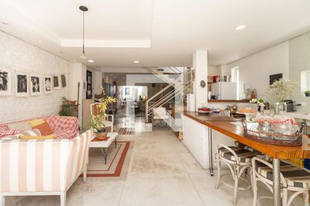 Casa à venda com 3 quartos, 325m² em Sumaré, São Paulo