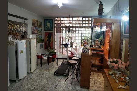 Casa à venda com 3 quartos, 320m² em Vila Cordeiro, São Paulo