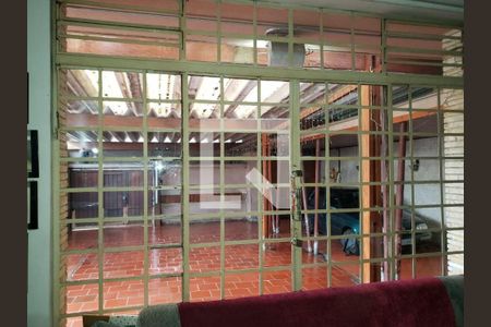 Casa para alugar com 3 quartos, 320m² em Vila Cordeiro, São Paulo