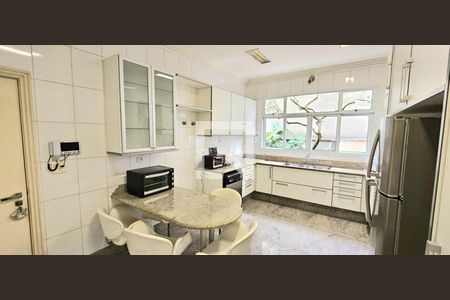 Casa à venda com 4 quartos, 620m² em Morumbi, São Paulo