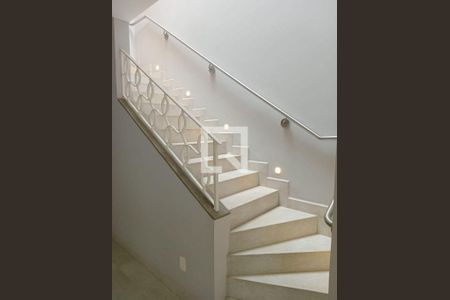 Casa à venda com 3 quartos, 190m² em Mirandópolis, São Paulo