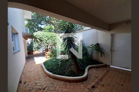 Casa para alugar com 4 quartos, 560m² em Vila Sonia, São Paulo