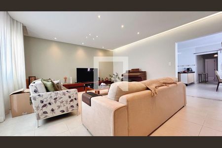 Casa à venda com 3 quartos, 250m² em Limoeiro, São Paulo