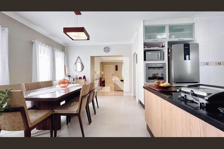 Casa à venda com 3 quartos, 250m² em Limoeiro, São Paulo