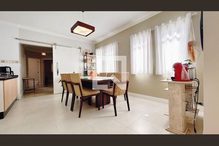 Casa à venda com 3 quartos, 250m² em Limoeiro, São Paulo