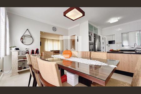 Casa à venda com 3 quartos, 250m² em Limoeiro, São Paulo