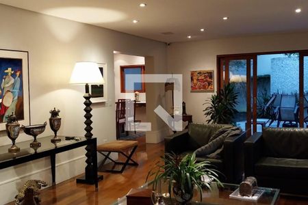 Casa à venda com 4 quartos, 559m² em Morumbi, São Paulo