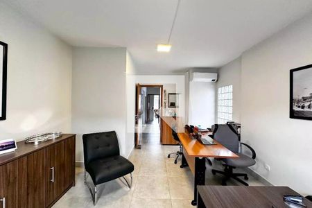Casa à venda com 4 quartos, 250m² em Campo Belo, São Paulo