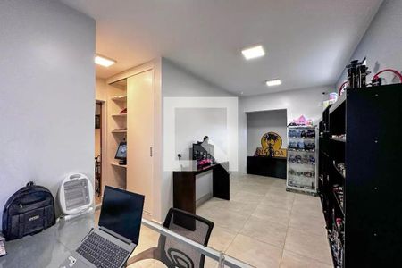 Casa à venda com 4 quartos, 250m² em Campo Belo, São Paulo