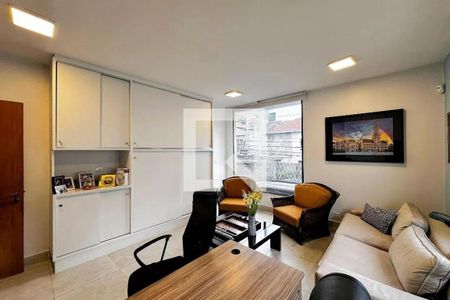 Casa à venda com 4 quartos, 250m² em Campo Belo, São Paulo