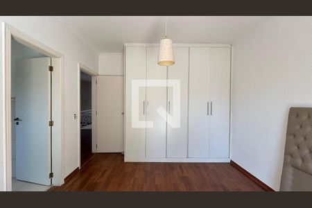 Casa à venda com 4 quartos, 400m² em Alphaville, Santana de Parnaíba