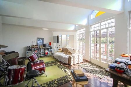 Casa à venda com 3 quartos, 350m² em Morumbi, São Paulo