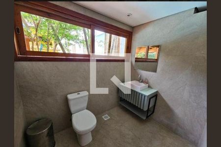 Casa à venda com 5 quartos, 330m² em Caxingui, São Paulo