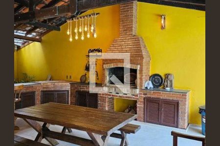 Casa à venda com 5 quartos, 330m² em Caxingui, São Paulo