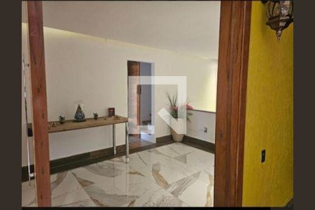 Casa à venda com 5 quartos, 330m² em Caxingui, São Paulo