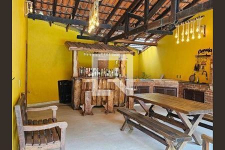 Casa à venda com 5 quartos, 330m² em Caxingui, São Paulo