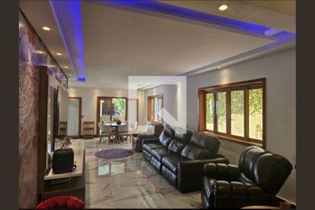 Casa à venda com 5 quartos, 330m² em Caxingui, São Paulo