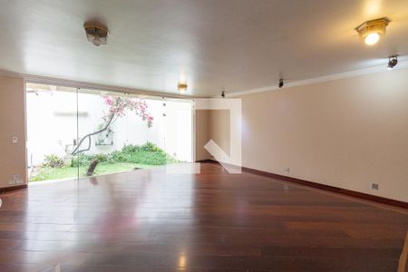 Sala de casa à venda com 3 quartos, 400m² em Vila Sonia, São Paulo