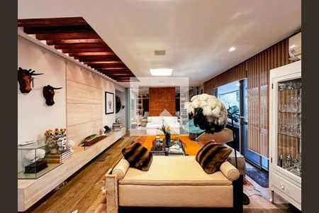 Apartamento à venda com 3 quartos, 250m² em Vila Suzana, São Paulo