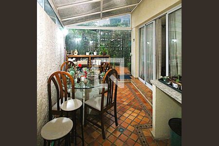 Casa à venda com 4 quartos, 244m² em Vila Andrade, São Paulo