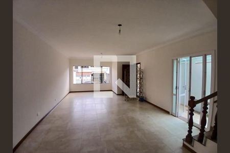 Casa à venda com 3 quartos, 209m² em Cerâmica, São Caetano do Sul