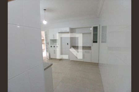 Casa à venda com 3 quartos, 209m² em Cerâmica, São Caetano do Sul