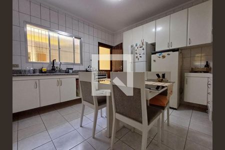 Casa à venda com 3 quartos, 162m² em Vila Carrão, São Paulo