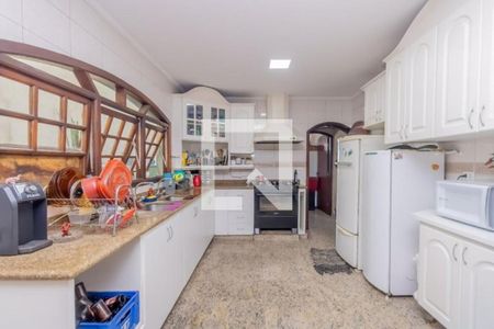 Casa à venda com 4 quartos, 385m² em Vila Canero, São Paulo