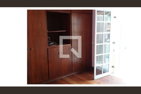 Casa à venda com 7 quartos, 550m² em Socorro, São Paulo