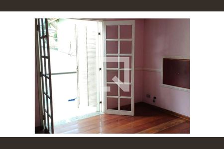 Casa à venda com 7 quartos, 550m² em Socorro, São Paulo