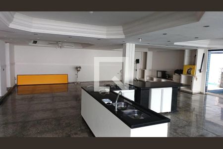 Casa à venda com 7 quartos, 550m² em Socorro, São Paulo