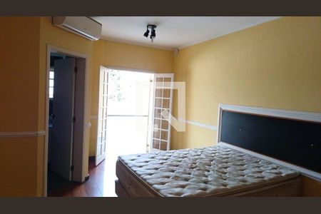 Casa à venda com 7 quartos, 550m² em Socorro, São Paulo