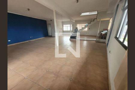 Casa à venda com 4 quartos, 451m² em Jardim Record, São Paulo