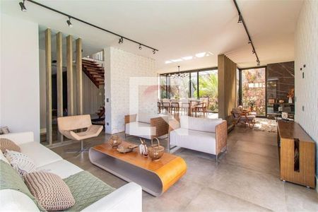 Casa à venda com 4 quartos, 502m² em Cursino, São Paulo