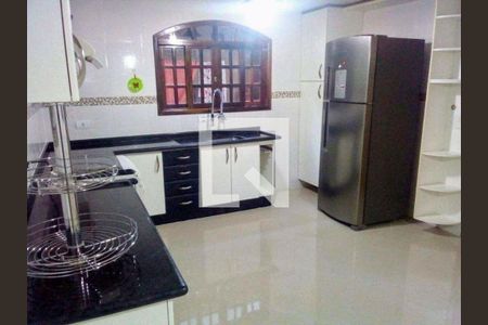 Casa à venda com 4 quartos, 180m² em Vila Camilópolis, Santo André