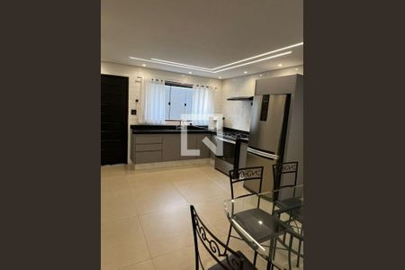 Casa à venda com 3 quartos, 220m² em Vila Carrão, São Paulo