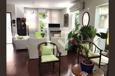 Casa à venda com 3 quartos, 194m² em Vila Elvira, São Paulo