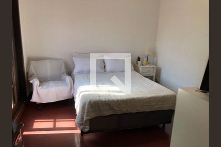 Casa à venda com 3 quartos, 194m² em Vila Elvira, São Paulo