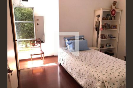 Casa à venda com 3 quartos, 194m² em Vila Elvira, São Paulo