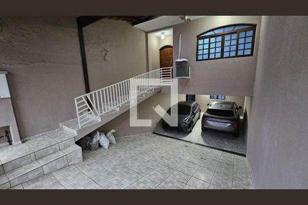 Casa à venda com 3 quartos, 325m² em Jardim Palermo, São Bernardo do Campo