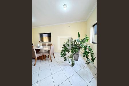 Casa para alugar com 3 quartos, 200m² em Utinga, Santo André