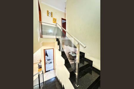 Casa para alugar com 3 quartos, 200m² em Utinga, Santo André