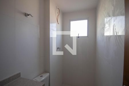 Banheiro Social de apartamento à venda com 1 quarto, 39m² em Vila Mazzei, São Paulo