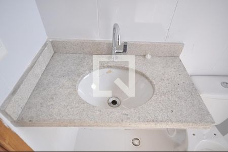 Banheiro Social de apartamento à venda com 1 quarto, 39m² em Vila Mazzei, São Paulo