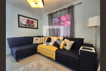 Sala de casa de condomínio à venda com 3 quartos, 180m² em Vargem Pequena, Rio de Janeiro